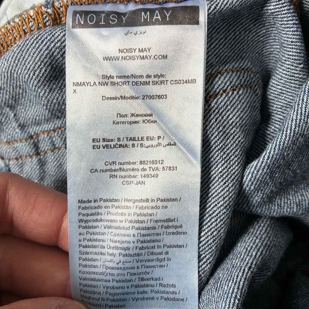 NOISY MAY Denim mini Jean skirt size small raw hem - Picture 6 of 7